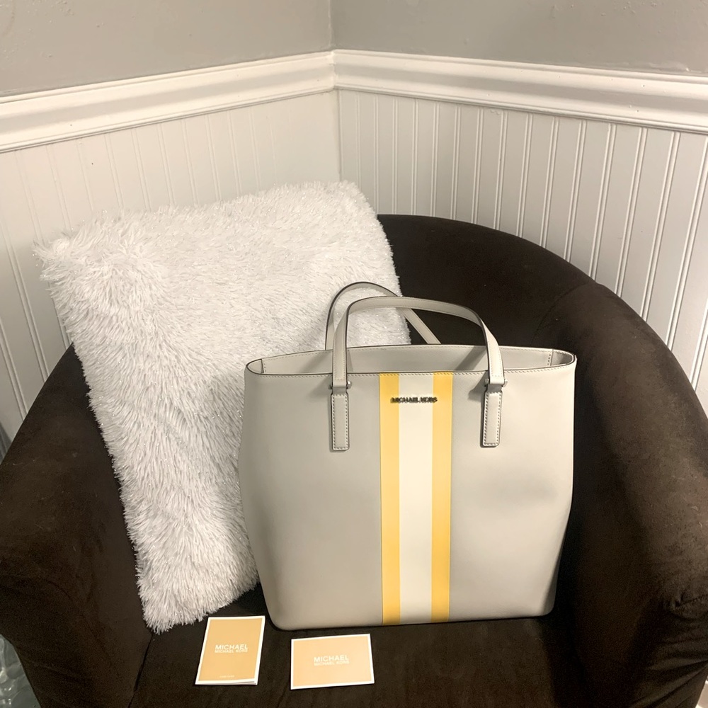 MK large tote like new